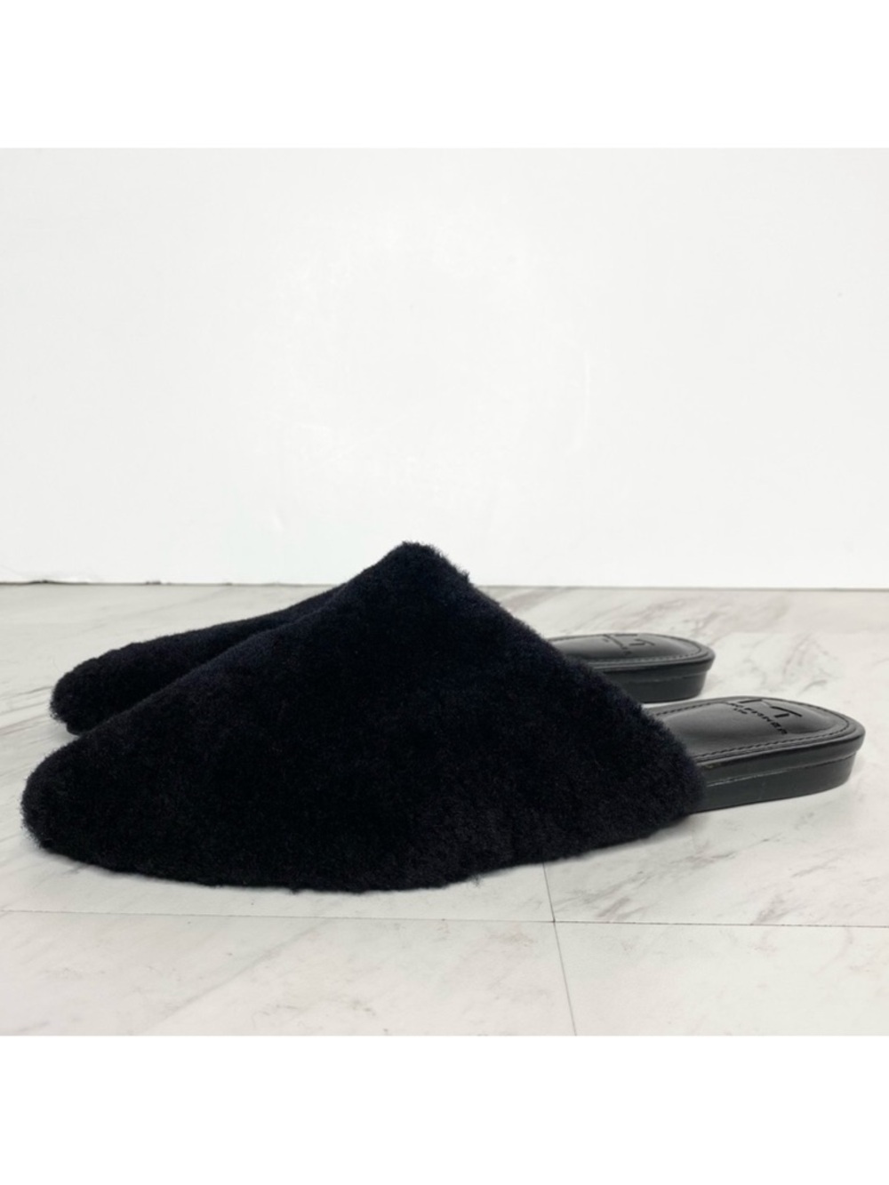 Marc Fisher Sabrinna Black Shearling Flat Mule 6.5 M